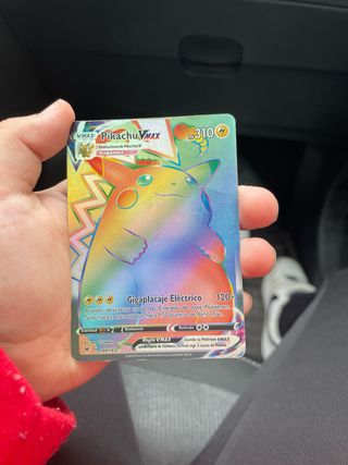 Carta Pokémon Pikachu VMAX Arcoíris
