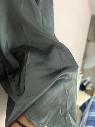 Blusa verde satinada