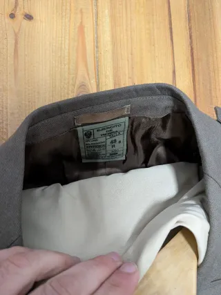 Traje militar tierra con botones dorados talla48R