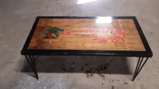 Tavolino Grisu con drago con strato resina