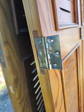 Puertas persianas de madera