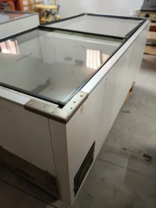 Congelador horizontal con tapa de cristal