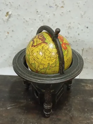 Maquineta vintage globo terráqueo
