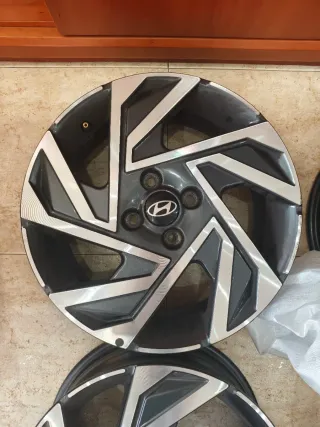 Llantas Hyundai i20 16' Originales 2024