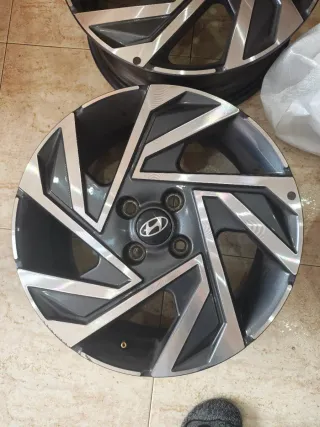 Llantas Hyundai i20 16' Originales 2024