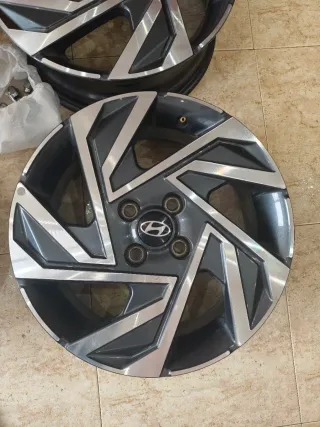 Llantas Hyundai i20 16' Originales 2024