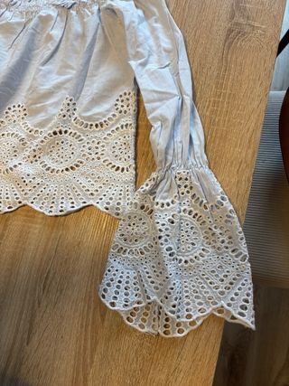 Blusa hombros descubiertos manga abullonada