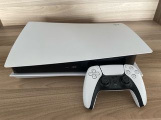 PlayStation 5 (con lector de discos)
