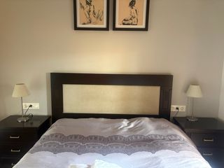 Cabecero y mesillas de madera