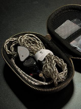 Simgot Supermix 4 IEMs - Grises/Plateados