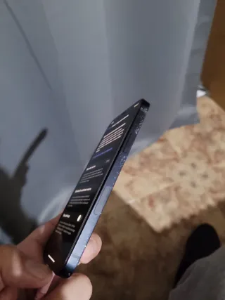 iPhone 12 Parte Trasera Rota y batería 75% cambiar