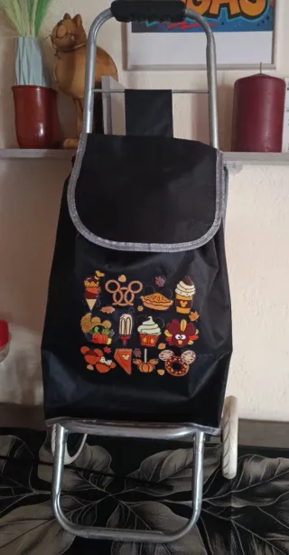 Carrito de la compra con diseño divertido.