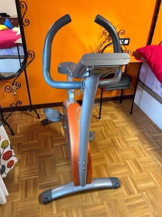 Bicicleta Estática Gris y Naranja