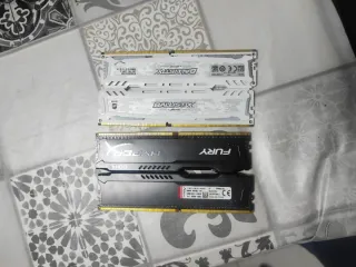 Módulos RAM DDR4 Crucial Ballistix, HyperX variado