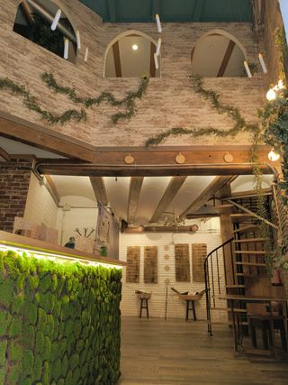 Traspaso negocio rentable centro Valencia