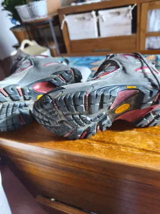 Botas de montaña TrangoWorld impermeables