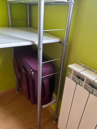 Mesa escritorio pegable