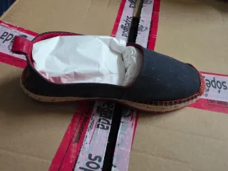 Gran variedad de modelos .todo piel y yute .