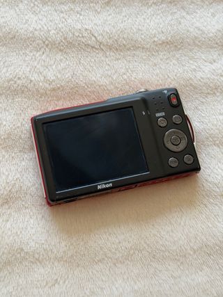 Nikon Coolpix S3200 Cámara Digital Roja