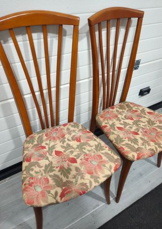 Pack 2 sillas altas de madera tapizadas