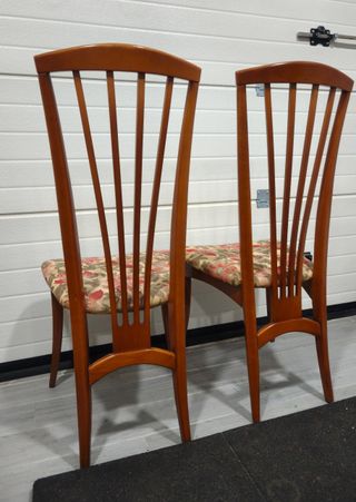 Pack 2 sillas altas de madera tapizadas