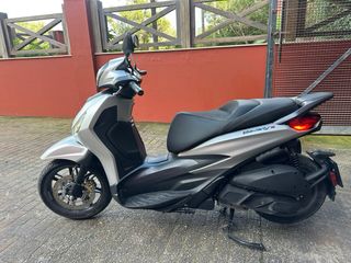 Piaggio Beverly 300 S HPE 2023 Gris