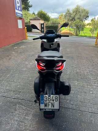 Piaggio Beverly 300 S HPE 2023 Gris