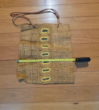 Bolso de mano tipo rafia