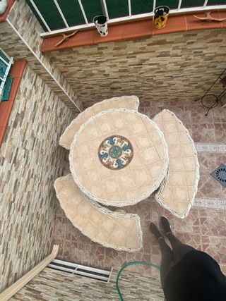 Mesa de exterior de piedra