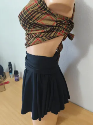 Conjunto Top y Falda Plisada