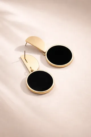 Pendientes dorados y negros elegantes y minimalist