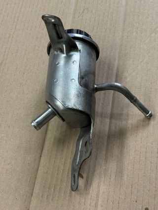 Depósito líquido dirección TOYOTA J9 90 95
