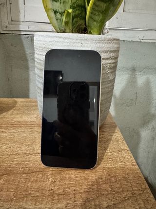 Iphone 14 pro 128gb Tiene caja y cargador original