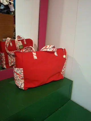Bolso artesanal multiusos rojo con cremallera y bo