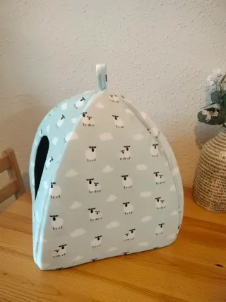 Casa para gato con estampado de ovejas