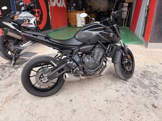 Yamaha MT 2022 Negra