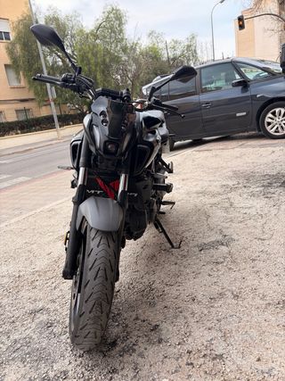 Yamaha MT 2022 Negra