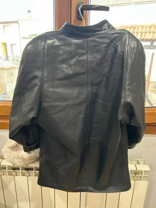 Chaqueta de cuero negra