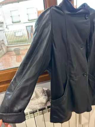 Chaqueta de cuero negra