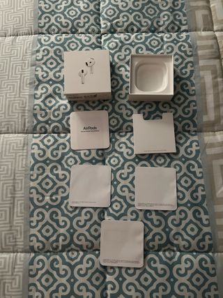 Caja AirPods 4 Cancelación Ruido