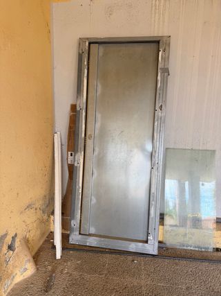 Puerta anti okupa metálica 91x210