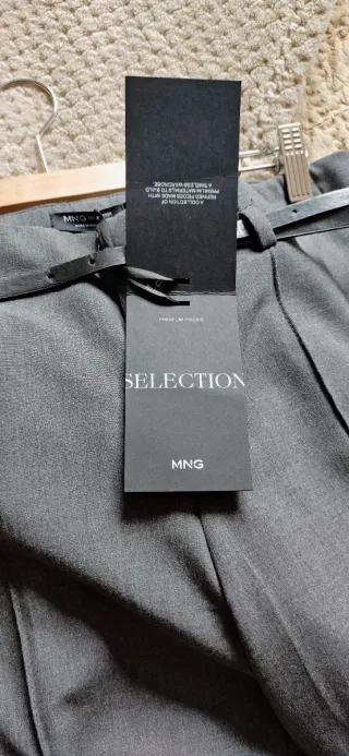 Pantalón de Mango colección Selection con cinturón