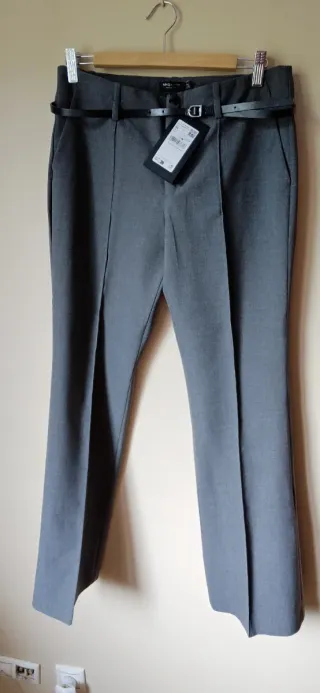 Pantalón de Mango colección Selection con cinturón