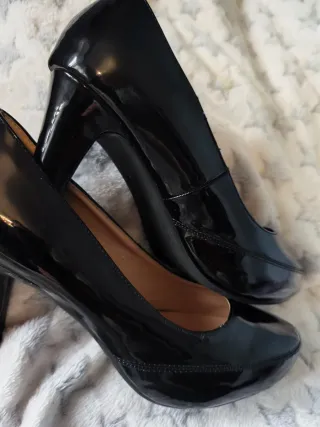 Zapatos tacón negros charol
