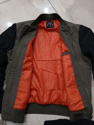 GIUBBINO UOMO IN POLIESTERE BRAND BERSHKA