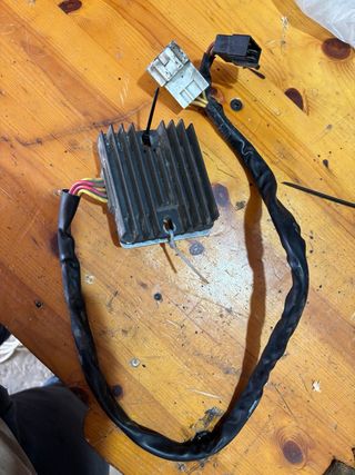 Regulador Corriente CBR600F4i