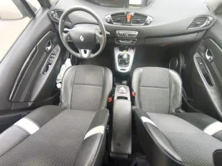 Renault Grand Scenic 2012