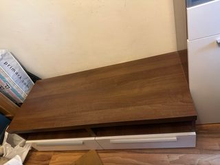 Mueble salón madera y cristal