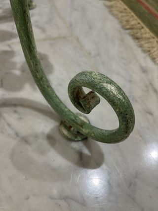 Lampara de pie con flores y limones de forja.