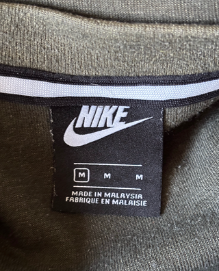 Felpa Nike con cappuccio verde oliva